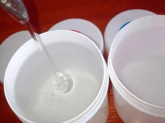 （圖：環(huán)氧AB膠展示圖）